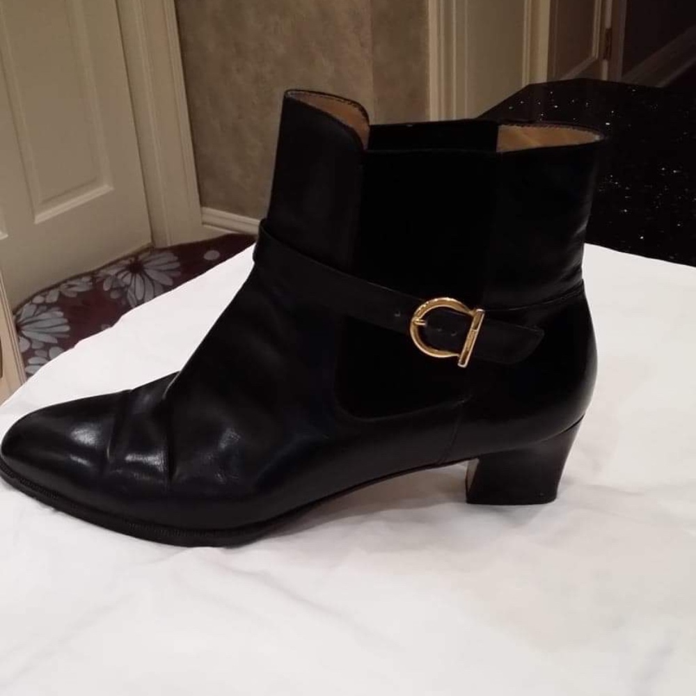 Authentic Ferragamo Black Leather Boots Size 9AAA